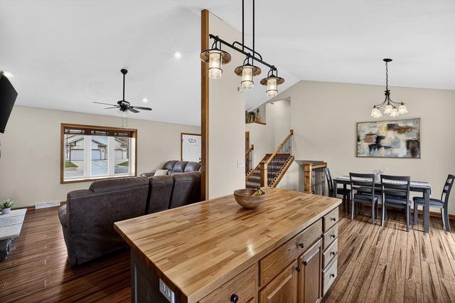 126 Albert Circle, Belleville, WI 53508