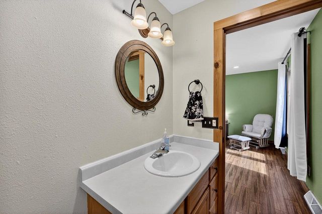 126 Albert Circle, Belleville, WI 53508