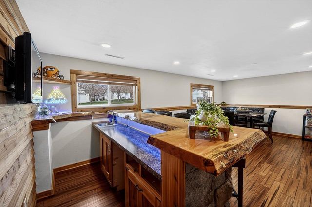 126 Albert Circle, Belleville, WI 53508