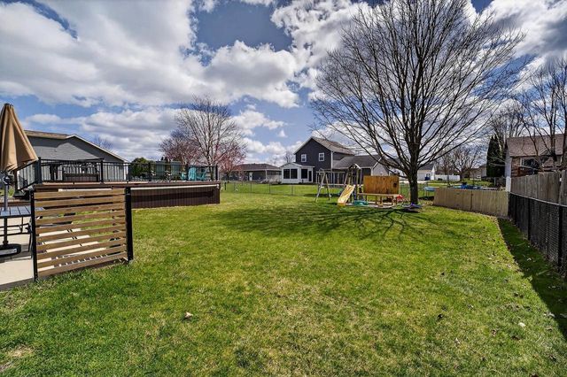 126 Albert Circle, Belleville, WI 53508