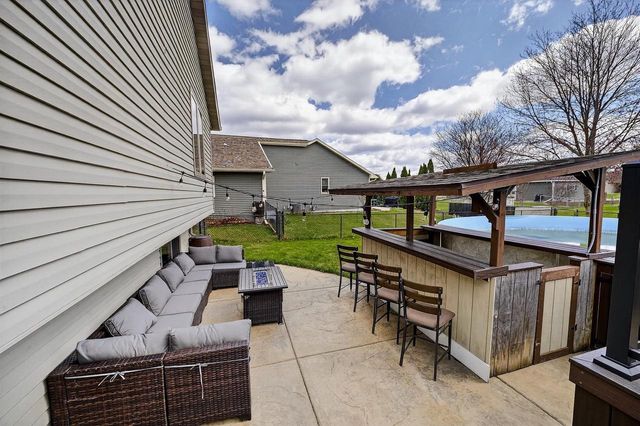 126 Albert Circle, Belleville, WI 53508