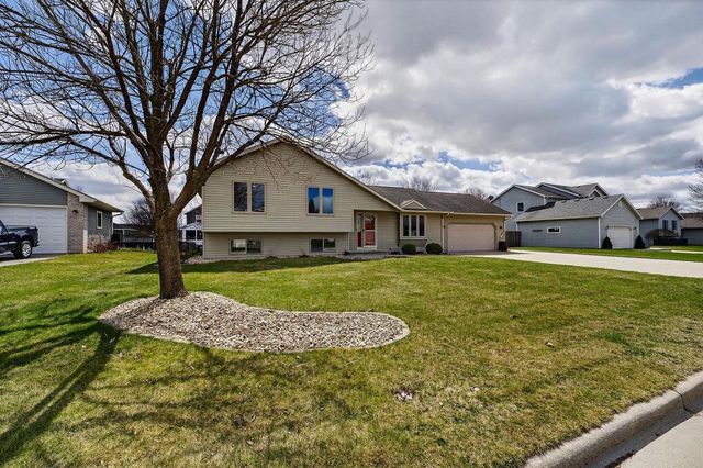 126 Albert Circle, Belleville, WI 53508