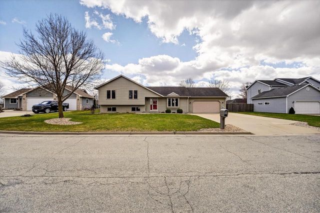126 Albert Circle, Belleville, WI 53508