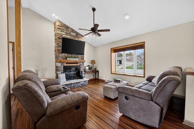 126 Albert Circle, Belleville, WI 53508