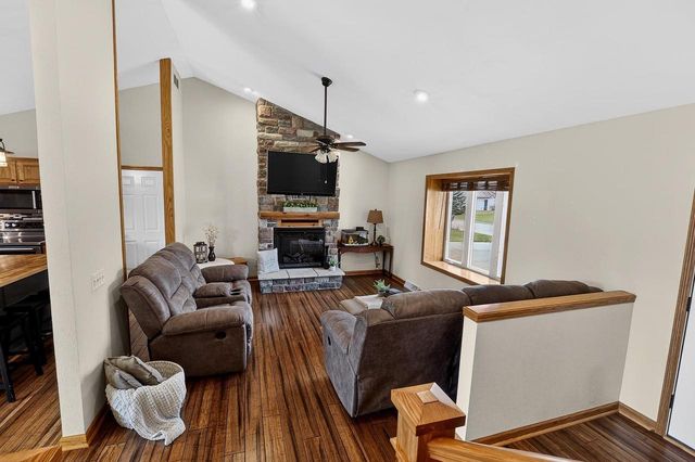 126 Albert Circle, Belleville, WI 53508