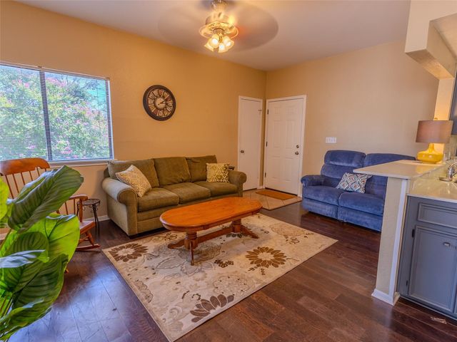 1013 Chestnut ST 4, San Marcos, TX 78666