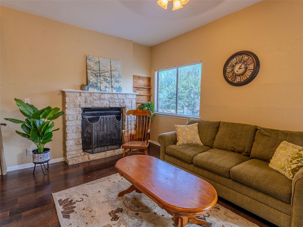 1013 Chestnut ST 4, San Marcos, TX 78666