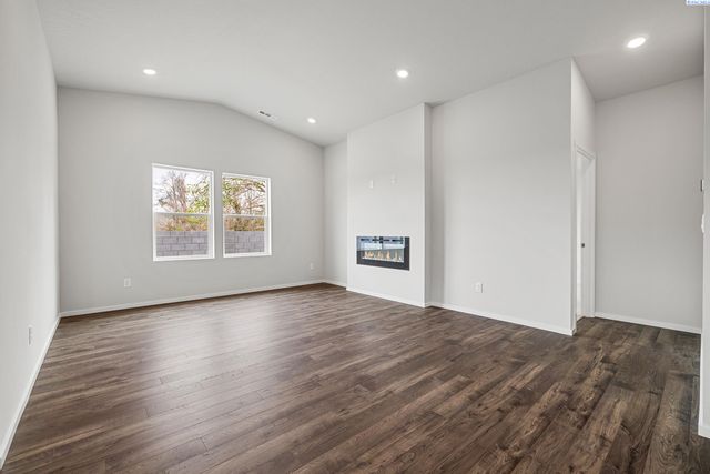 11309 Buckingham Dr, Pasco, WA 99301