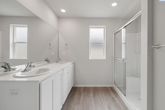 11309 Buckingham Dr, Pasco, WA 99301