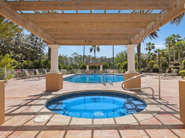 615 Fairway Dr 202, St Augustine, FL 32084