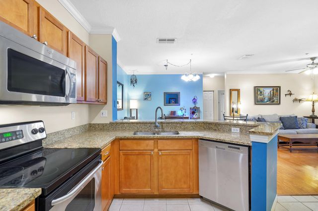 615 Fairway Dr 202, St Augustine, FL 32084