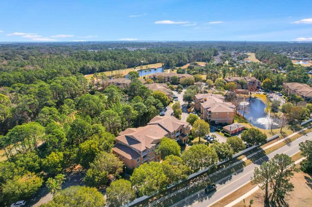 615 Fairway Dr 202, St Augustine, FL 32084