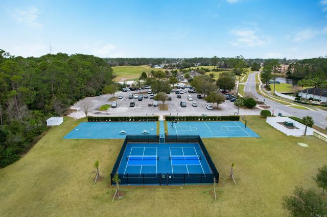 615 Fairway Dr 202, St Augustine, FL 32084