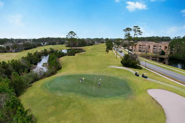 615 Fairway Dr 202, St Augustine, FL 32084