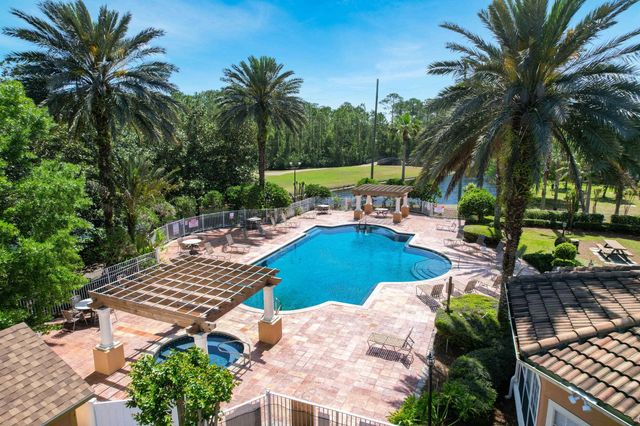 615 Fairway Dr 202, St Augustine, FL 32084