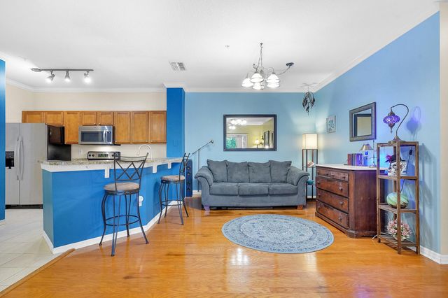 615 Fairway Dr 202, St Augustine, FL 32084