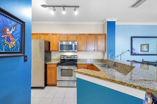 615 Fairway Dr 202, St Augustine, FL 32084