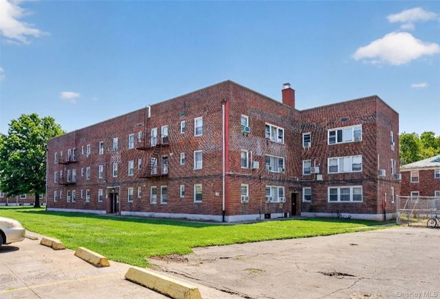 138-25 68th Drive 3D, Kew Garden Hills, NY 11367