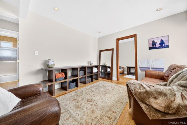138-25 68th Drive 3D, Kew Garden Hills, NY 11367