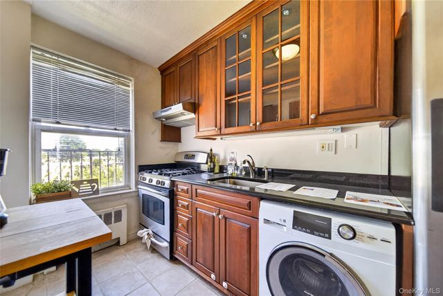 138-25 68th Drive 3D, Kew Garden Hills, NY 11367
