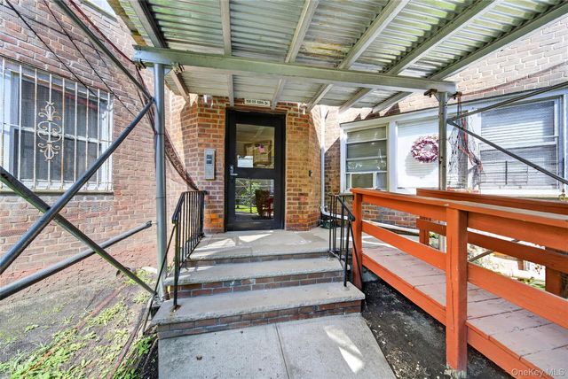 138-25 68th Drive 3D, Kew Garden Hills, NY 11367