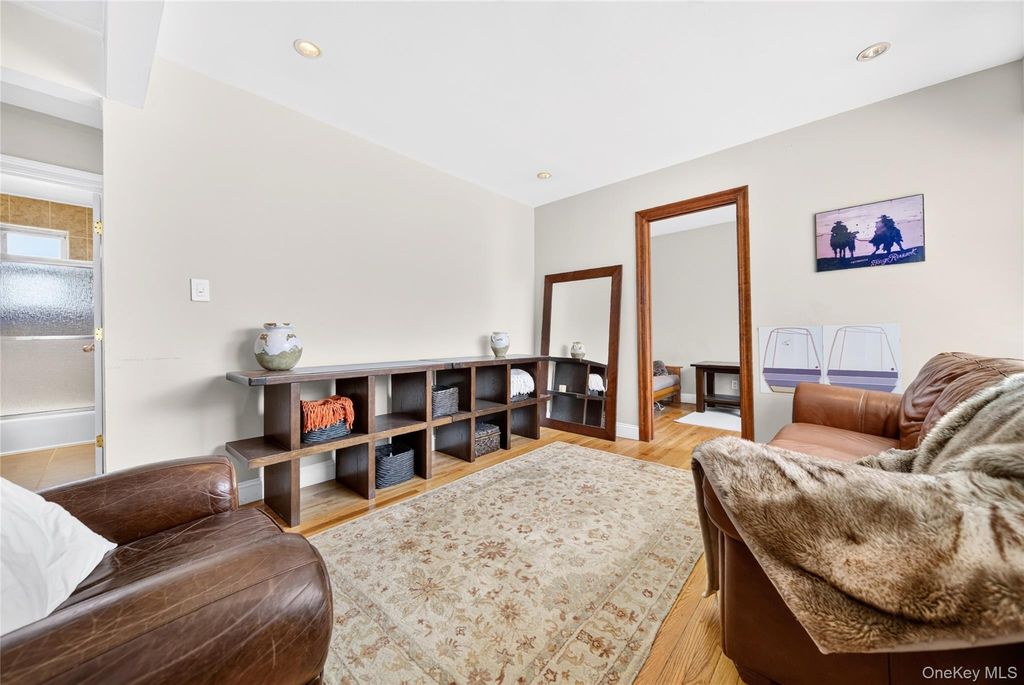138-25 68th Drive 3D, Kew Garden Hills, NY 11367 — photo 4