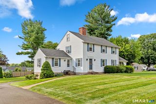 8 Robert Street, Portland, CT 06480