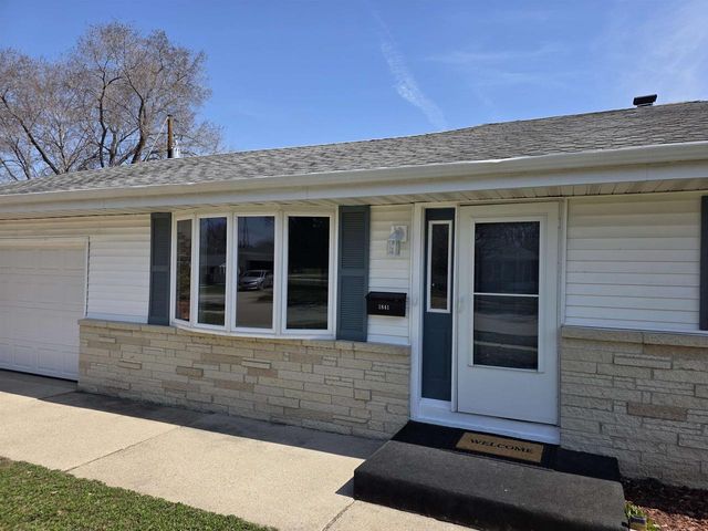1841 S Walnut Street, Janesville, WI 53546