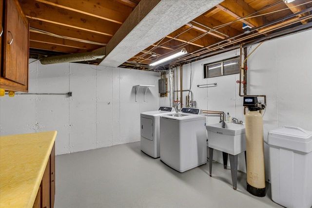 1841 S Walnut Street, Janesville, WI 53546