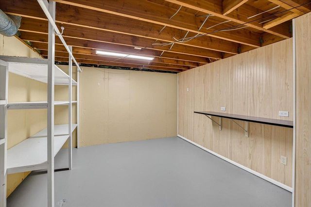 1841 S Walnut Street, Janesville, WI 53546