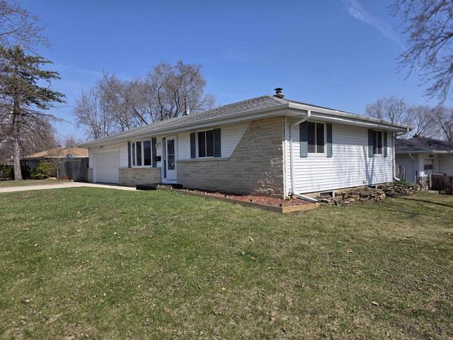 1841 S Walnut Street, Janesville, WI 53546