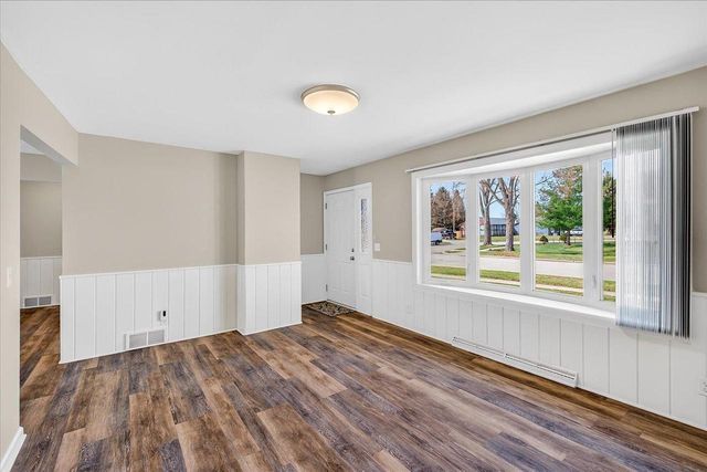 1841 S Walnut Street, Janesville, WI 53546