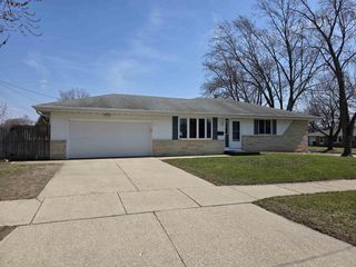 1841 S Walnut Street, Janesville, WI 53546
