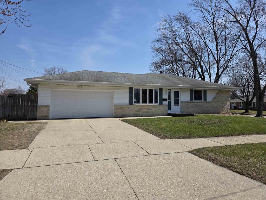 1841 S Walnut Street, Janesville, WI 53546