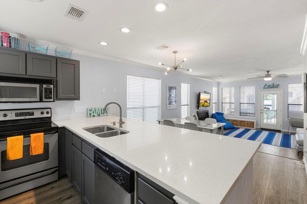 501 Reynolds ST 23, Kingsland, TX 78639