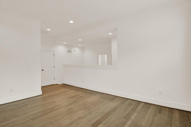 6635 Tc Jester Blvd Boulevard A, Houston, TX 77007