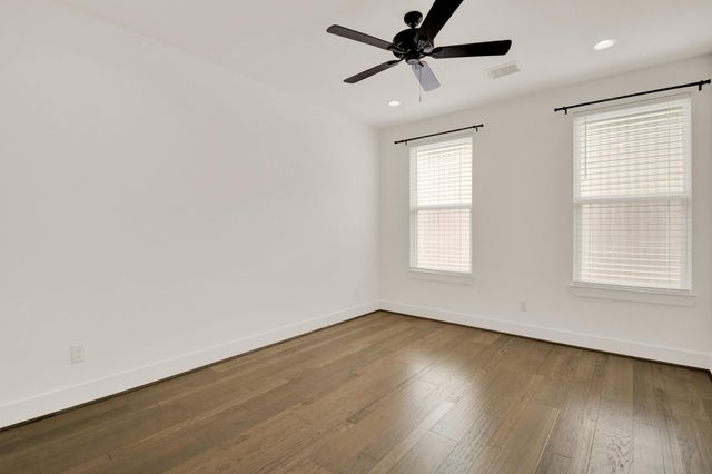 6635 Tc Jester Blvd Boulevard A, Houston, TX 77007