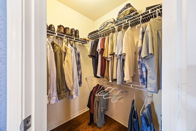 420 Brookfield Drive, Centerton, AR 72719