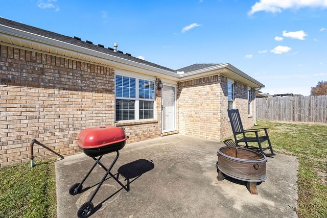 420 Brookfield Drive, Centerton, AR 72719