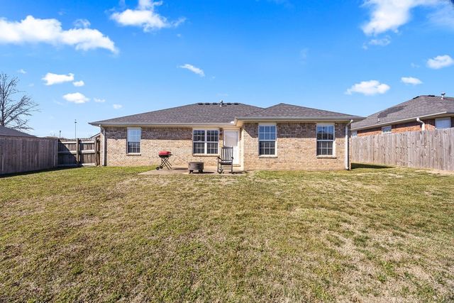 420 Brookfield Drive, Centerton, AR 72719