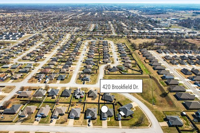 420 Brookfield Drive, Centerton, AR 72719