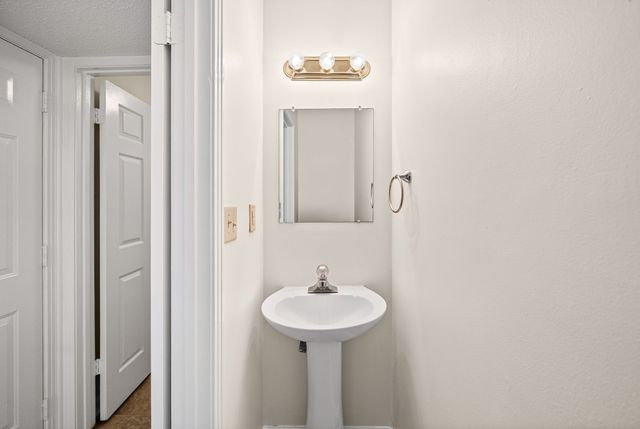 1128 Tobacco Rd, Clarksville, TN 37042