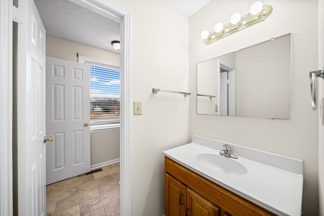 1128 Tobacco Rd, Clarksville, TN 37042