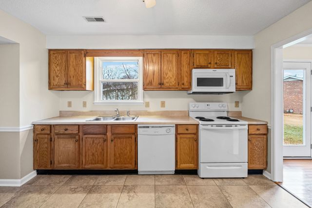 1128 Tobacco Rd, Clarksville, TN 37042