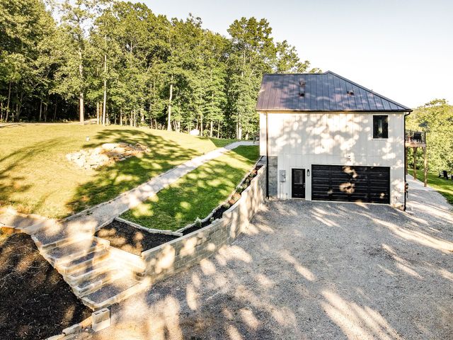 1058 Paiute Trl, Pegram, TN 37143