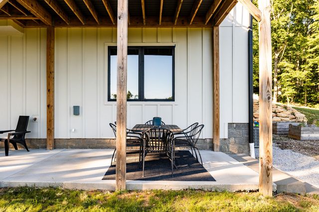 1058 Paiute Trl, Pegram, TN 37143