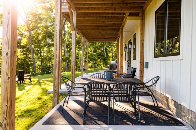 1058 Paiute Trl, Pegram, TN 37143