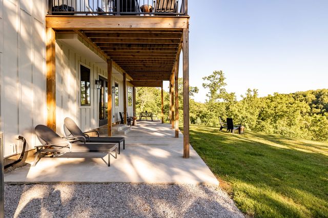 1058 Paiute Trl, Pegram, TN 37143