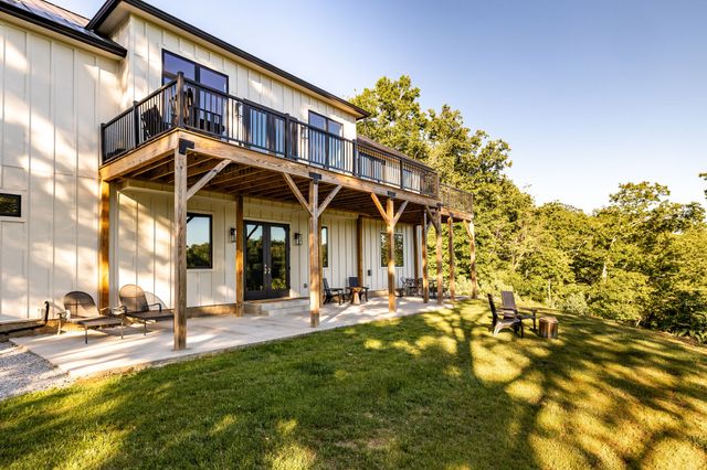 1058 Paiute Trl, Pegram, TN 37143