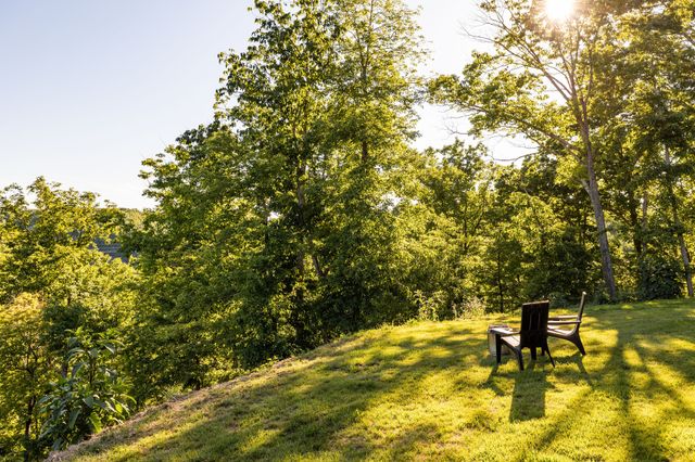 1058 Paiute Trl, Pegram, TN 37143